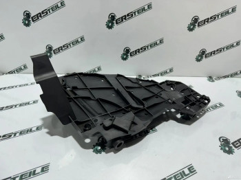 Кронштейн фары правой VW Touareg GP 2007-2010