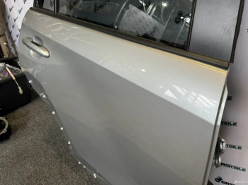 Дверь задняя правая Toyota RAV4 50 цвет 2QY