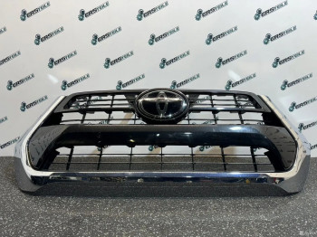 Решетка радиатора Toyota Hilux 8 2023