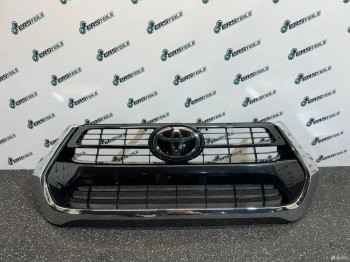 Решетка радиатора Toyota Hilux 8 2023