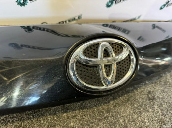 Накладка крышки багажника Toyota RAV4 40 2015-2019