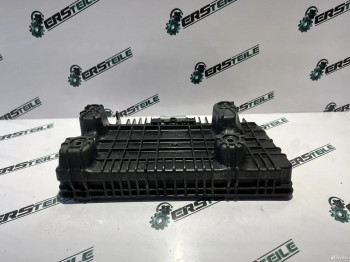Кронштейн аккумулятора Mercedes W213 2020