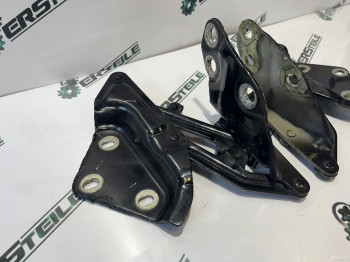 Петля капота VW Touareg GP 2007-2010
