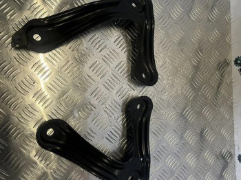 Кронштейн передней балки Toyota RAV4 40 AVA44