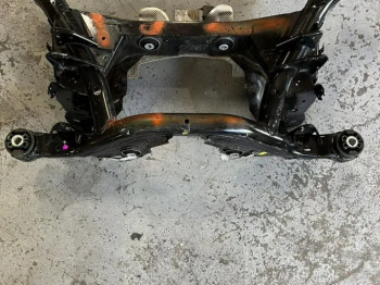 Подрамник задний Land Rover Evoque L551 2019