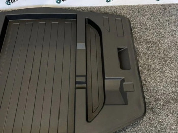 Ниша в багажник задняя Audi A6 C8 2019