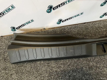 Накладка замка багажника Toyota RAV4 50 2022