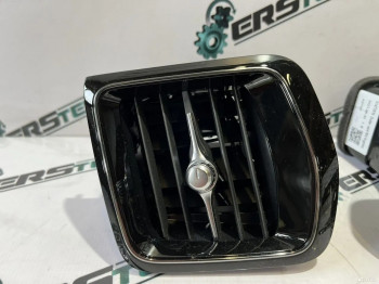 Дефлектор боковой Volvo V60 2022
