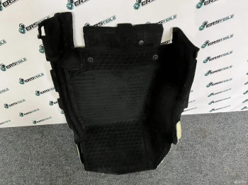 Обшивка пола передняя правая Mercedes W213 2020