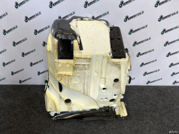 Напольное покрытие переднее левое Volvo V60 2022