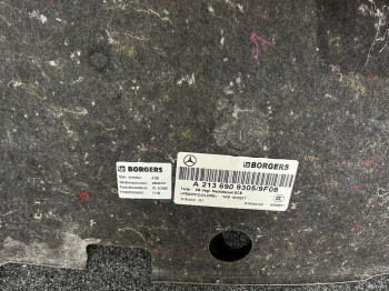 Облицовка крышки багажника Mercedes W213 2020