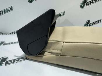 Подлокотник в сборе Lexus IS III 2018