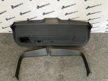 Обшивка крышки багажника Volvo V60 2022