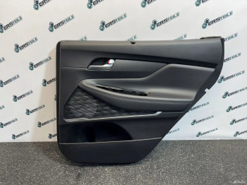 Обшивка двери задней правой Hyundai Santa Fe 4 202