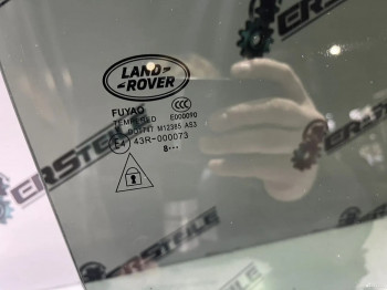 Стекло двери заднее правое Range Rover Velar L560