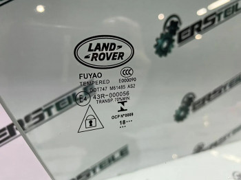 Стекло двери переднее правое Range Rover Velar