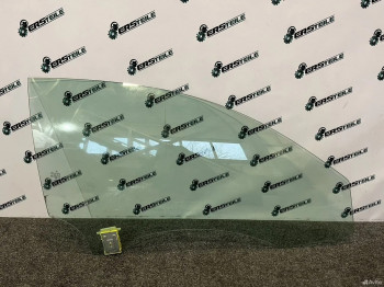 Стекло двери правой Mercedes W238 2017