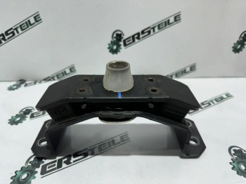 Подушка АКПП Toyota Hilux 8 2023