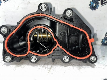 Корпус термостат Mercedes Renault 1.3 T M282 2021