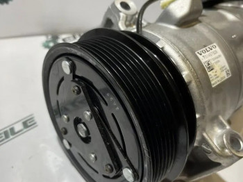 Компрессор кондиционера Volvo XC60 2023