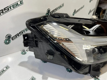 Фара правая Volvo XC60 Full LED 2023