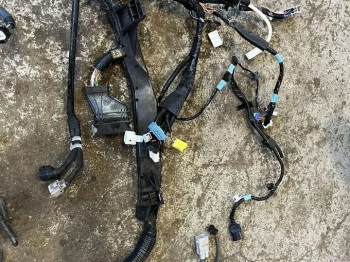 Проводка моторного отсека Toyota RAV4 40 AVA44 Hyb