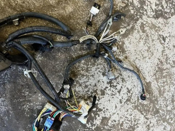 Проводка моторного отсека Toyota RAV4 40 AVA44 Hyb