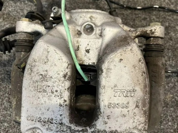 Суппорт передний BMW 5 G30 2.0d 330mm