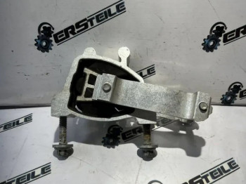 Подушка двигателя нижняя Land Rover Evoque L551