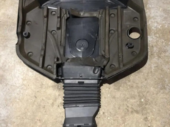 Декоративная крышка двс Mercedes W166 3.0D
