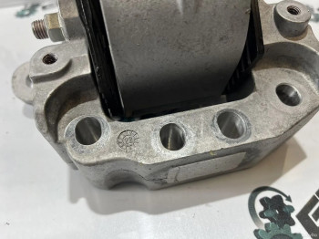 Подушка двигателя левая Toyota RAV4 50 2022