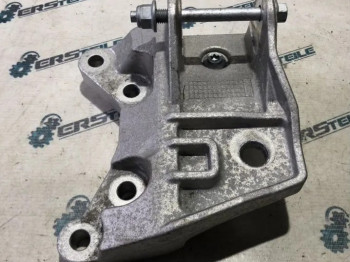 Кронштейн двигателя Land Rover Jaguar 2.0 PT204
