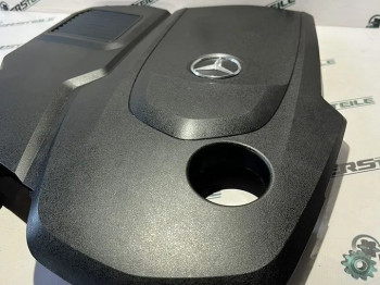 Декоративная крышка двс Mercedes W222 2.9d OM656