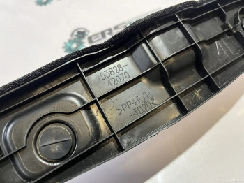 Пыльник переднего крыла Toyota RAV4 40 AVA44